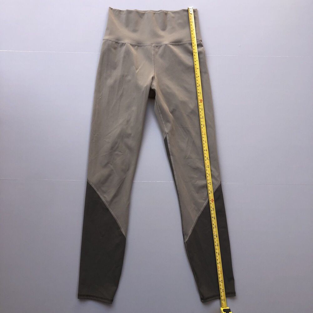 Vuori Colorblock Studio Legging in Light Oregano Size Small High Rise. LIKE NEW! - Picture 7 of 11